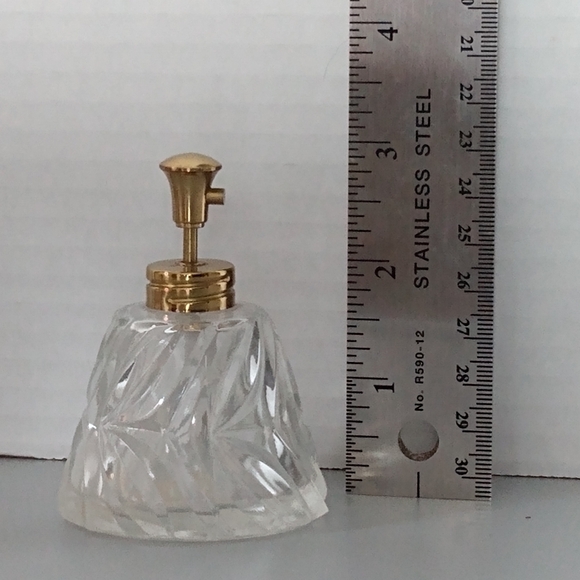 Vintage Gold Tone Atomizer - Picture 7 of 7